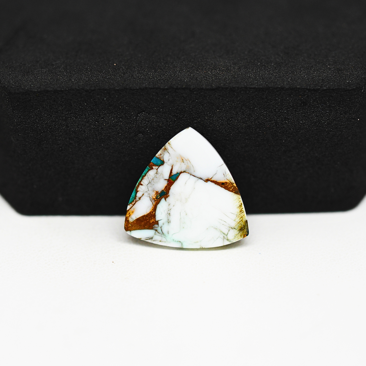 Natural Turquoise & White Buffalo Trillion Cabochon 16x16mm 8ct - White with Green Turquoise and Golden Matrix - Pedra Gems