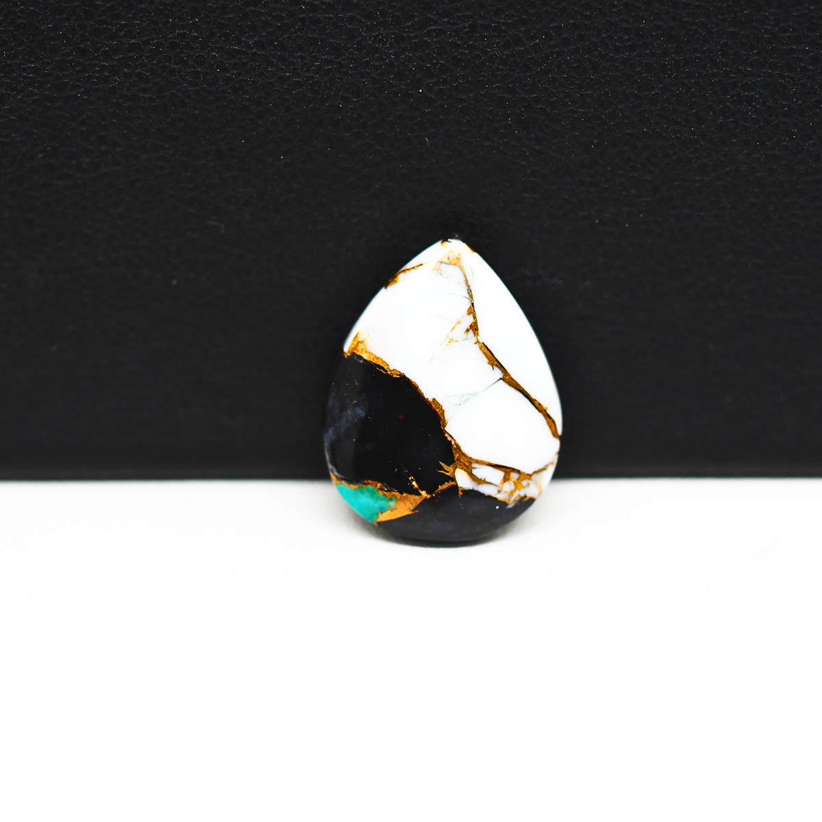 Turquoise & White Buffalo Cabochon 18x14mm 7ct Pear – Kingman, Arizona