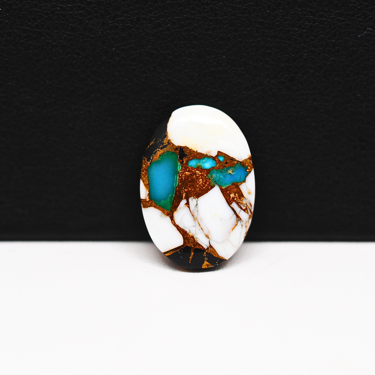 Turquoise & White Buffalo Cabochon 20x14mm 9ct Oval – Kingman, Arizona