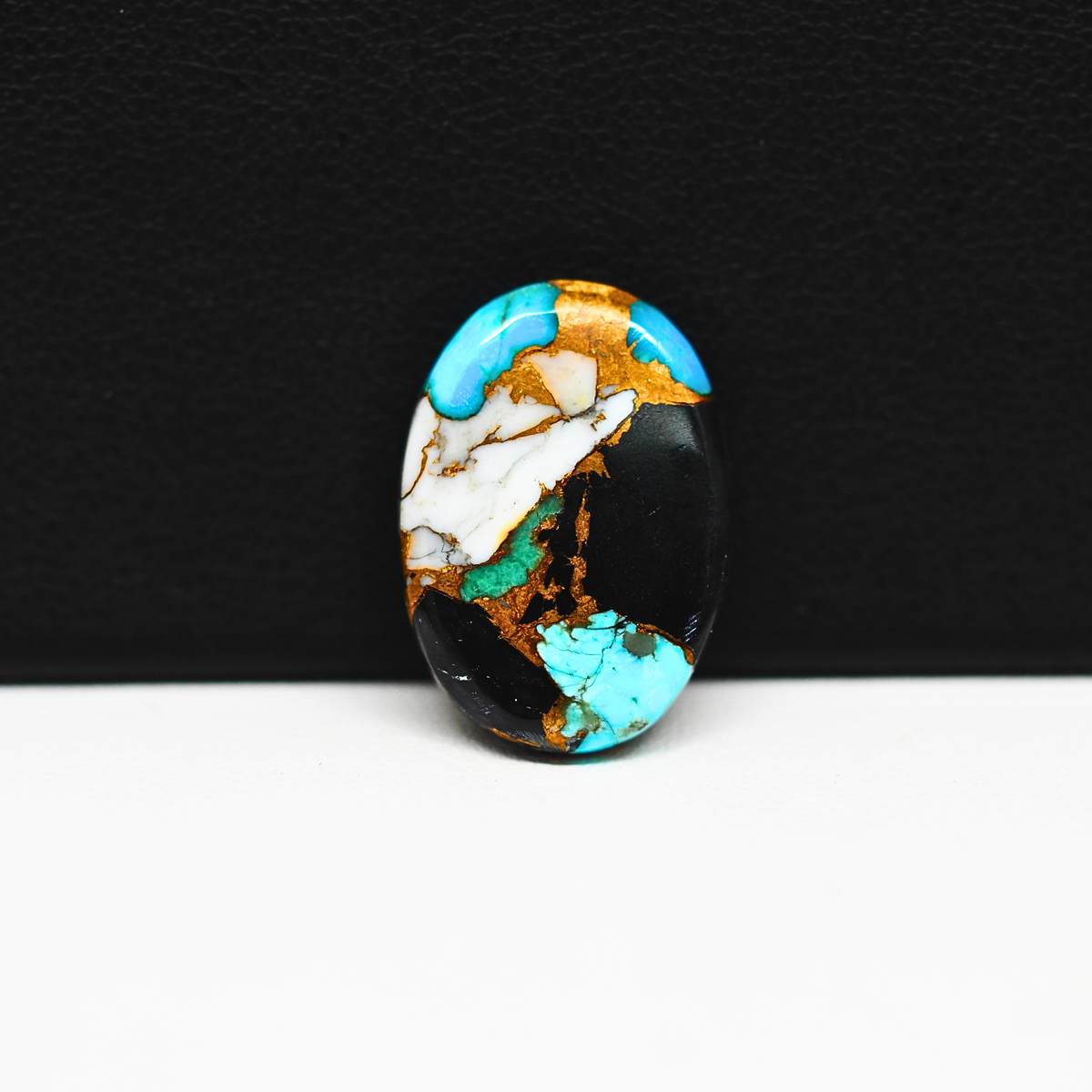 Turquoise & White Buffalo Cabochon 20x14mm 10ct Oval – Kingman, Arizona
