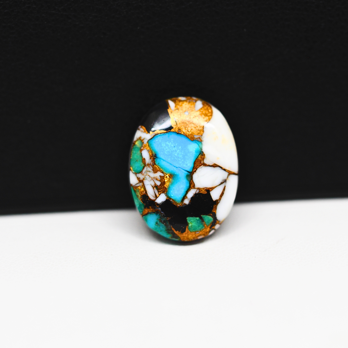 Turquoise & White Buffalo Cabochon 18x14mm 10ct Oval – Kingman, Arizona