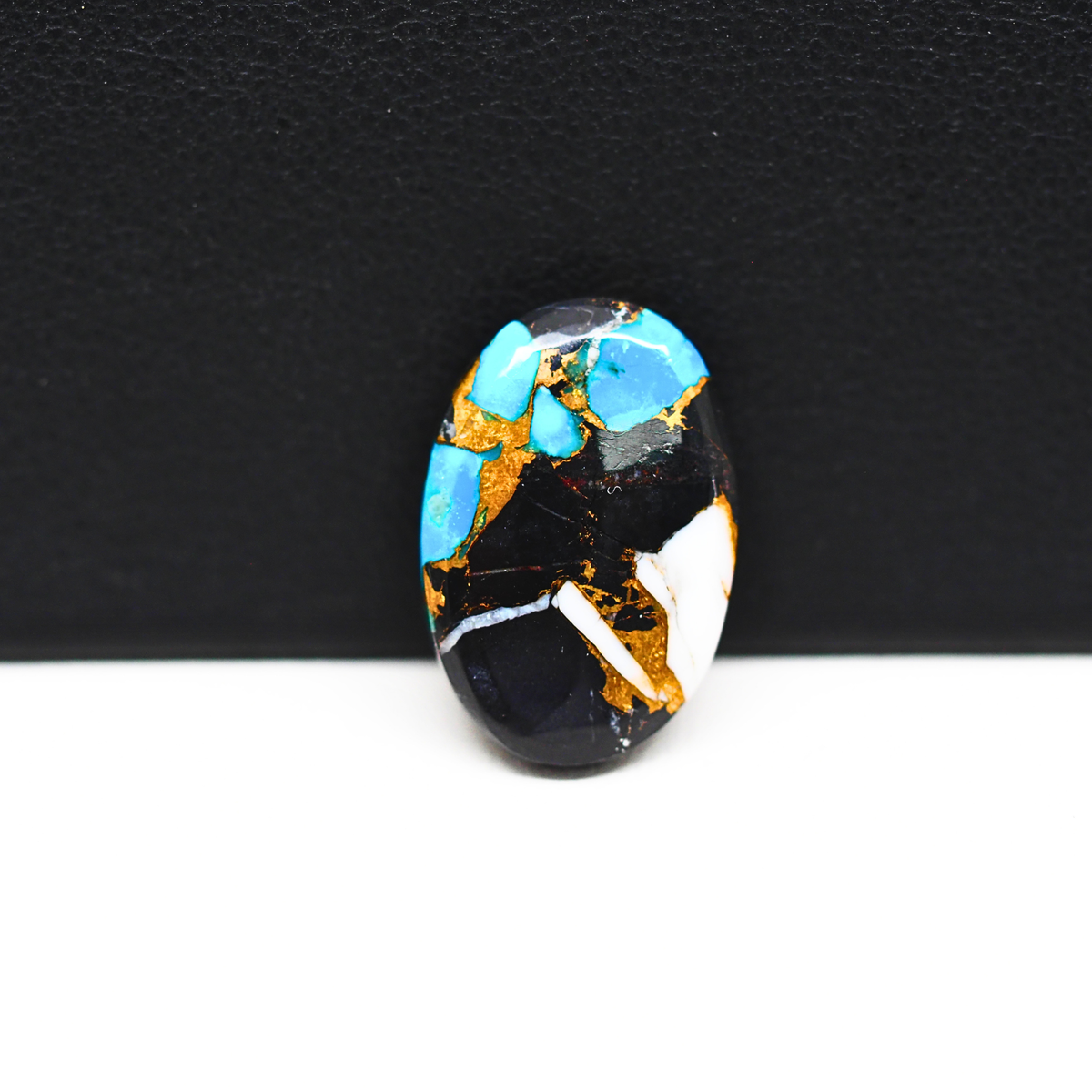 Turquoise & White Buffalo Cabochon 19x13mm 9ct Oval – Kingman, Arizona