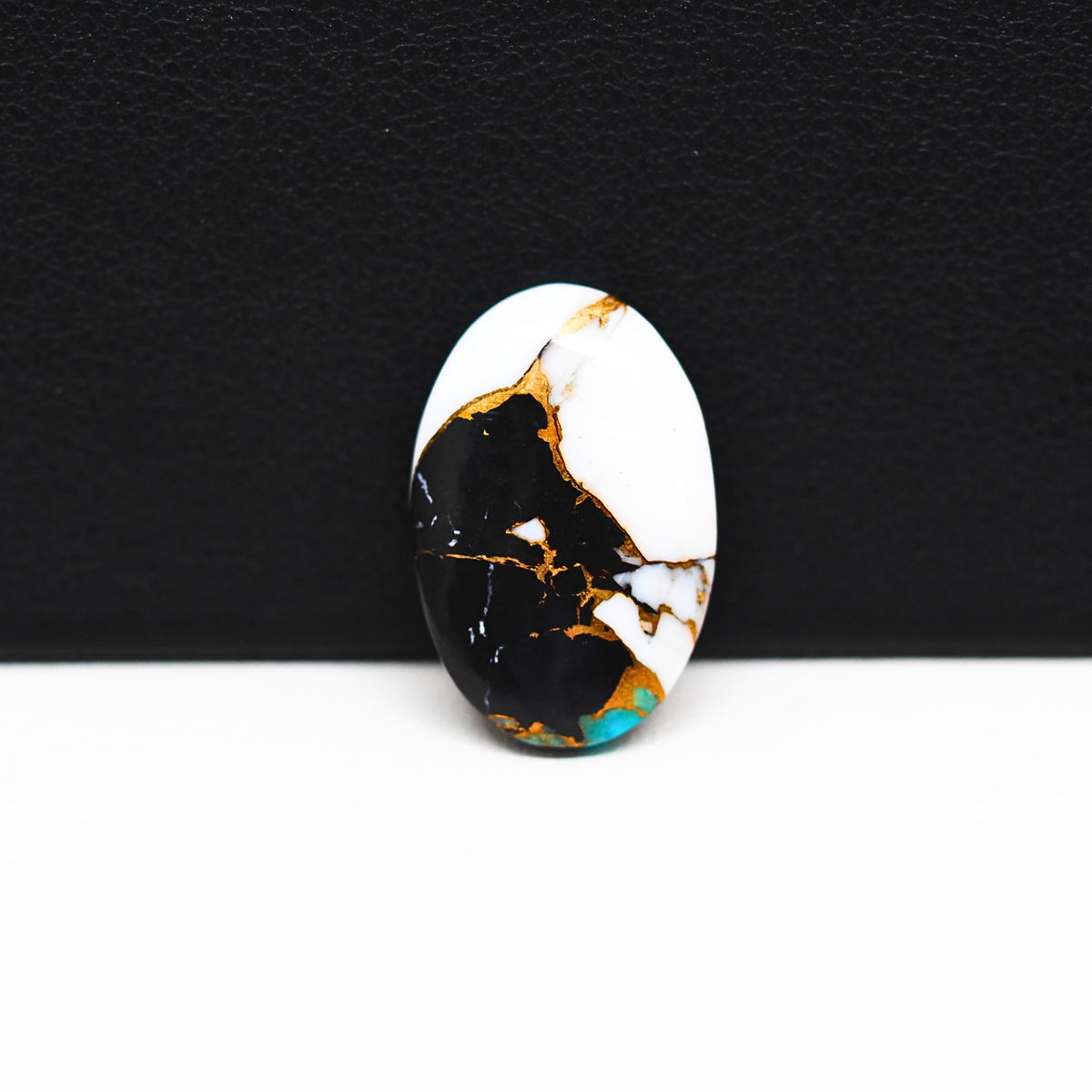 Turquoise & White Buffalo Cabochon 20x13mm 8ct Oval – Kingman, Arizona