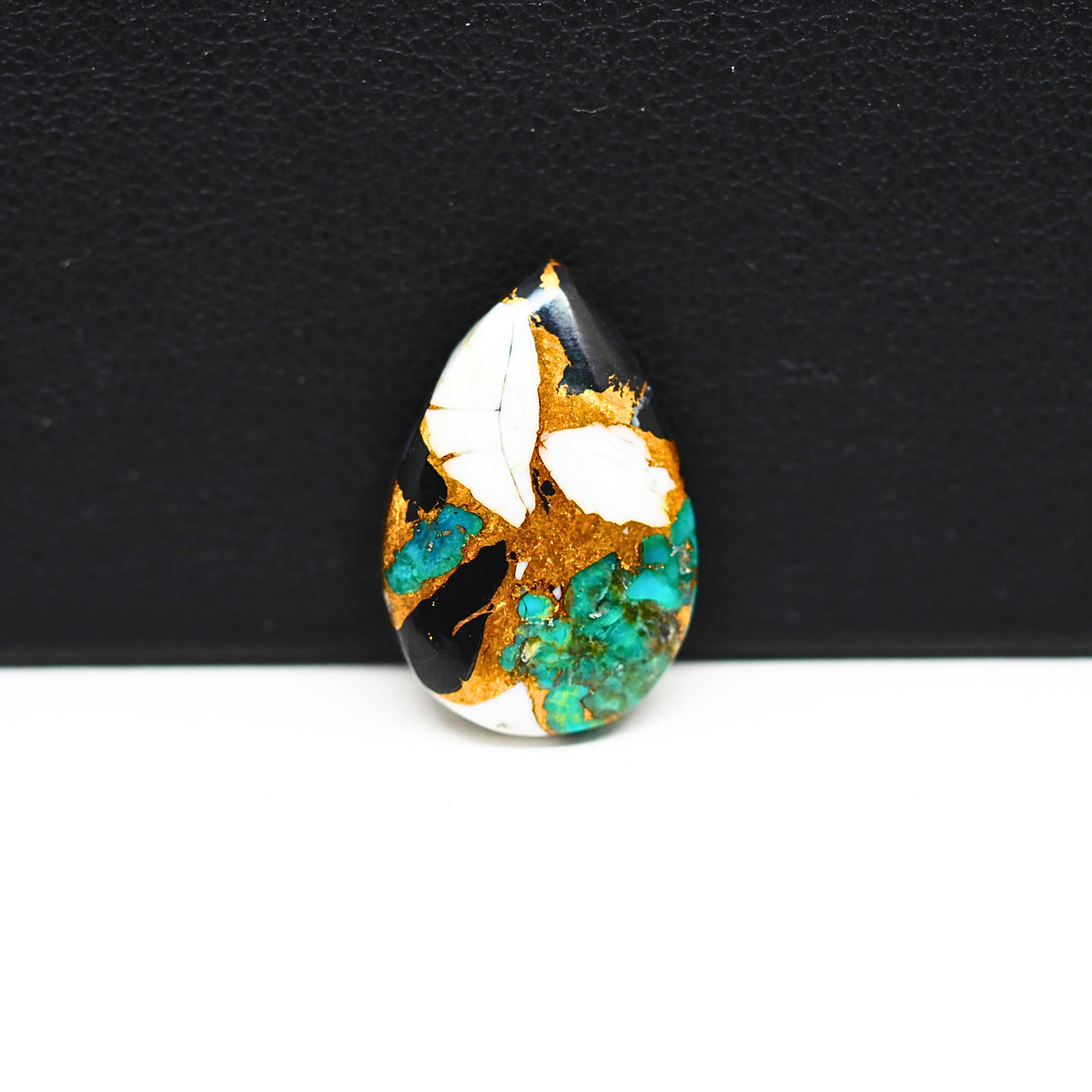Turquoise & White Buffalo Cabochon 20x13mm 8ct Pear – Kingman, Arizona