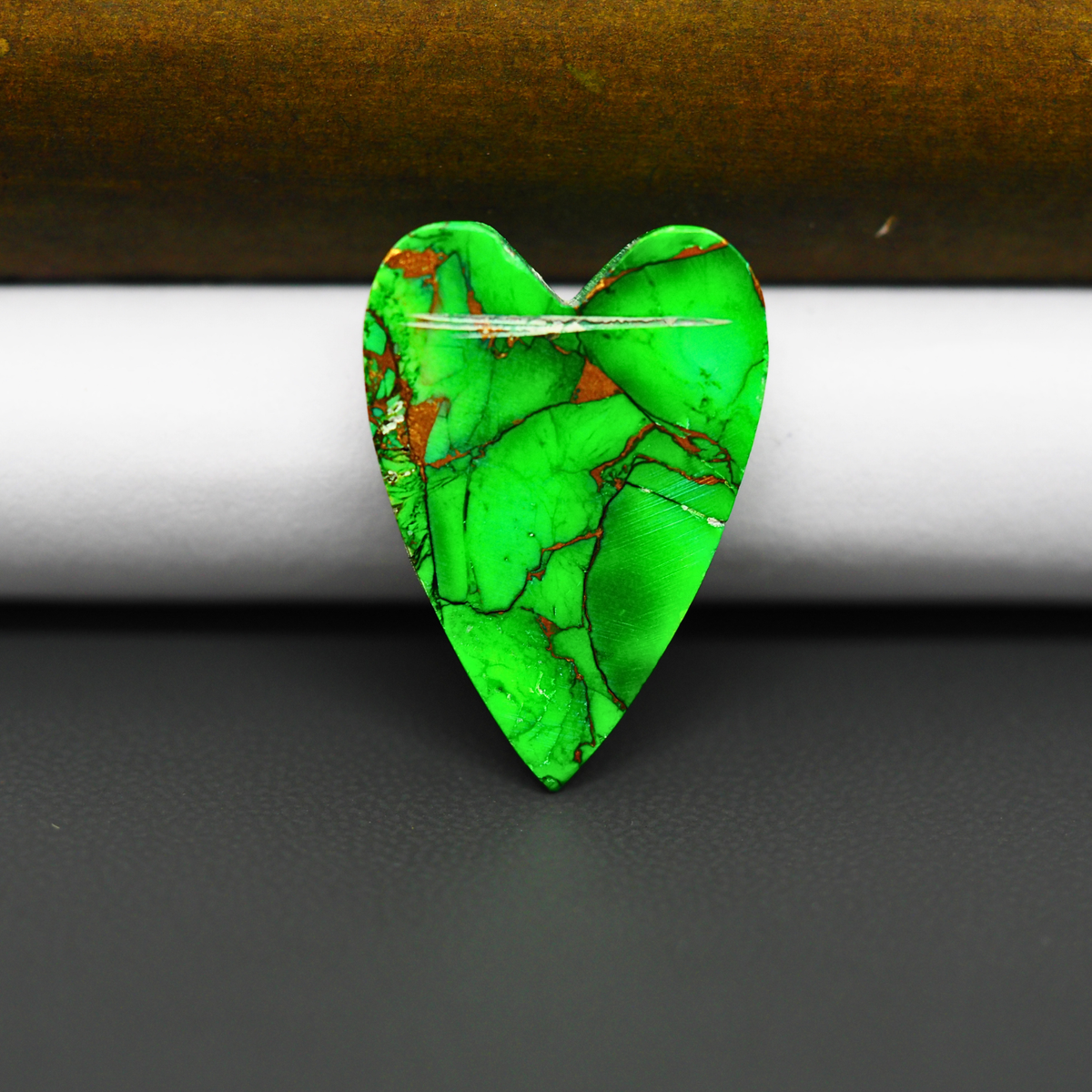 Natural Emerald Dahlia Heart Cabochon 27x18mm 16ct - vivid green with copper matrix, ships to Europe, Japan, Canada, Australia, NZ & worldwide - Pedra Gems.