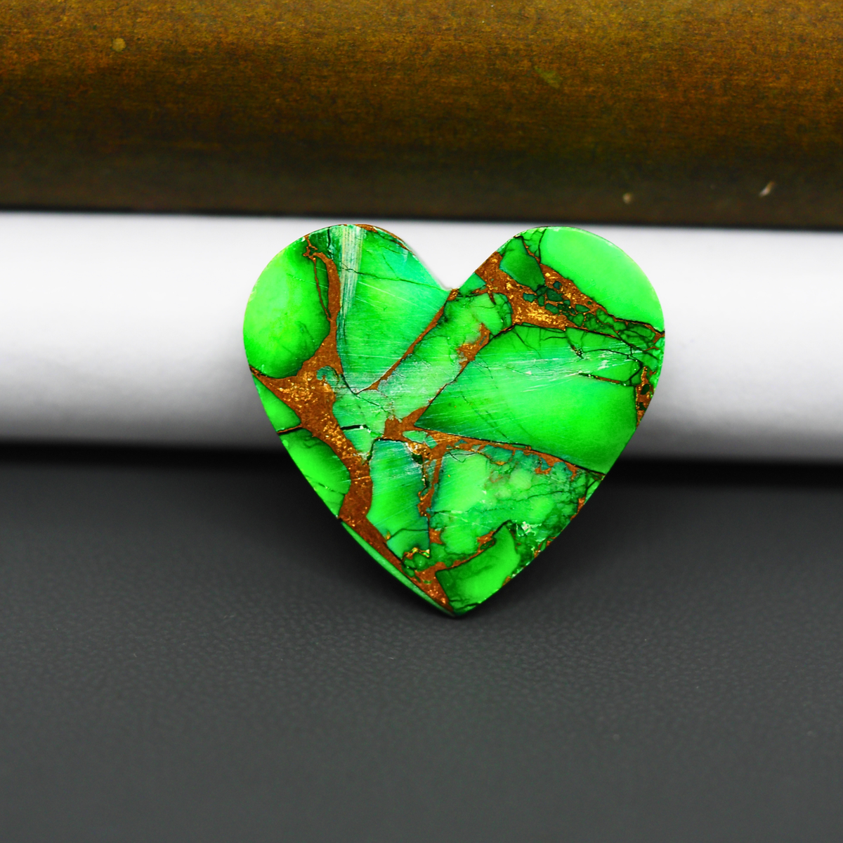 Natural Emerald Dahlia Heart Cabochon 24x26mm 23ct - vivid green with copper matrix, ships to Europe, Japan, Canada, Australia, NZ & worldwide - Pedra Gems.