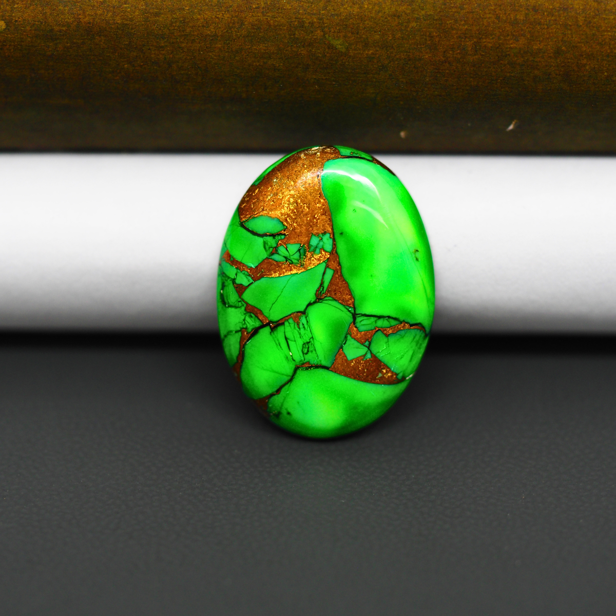Natural Emerald Dahlia Oval Cabochon 24x18mm 15.5ct - vivid green with copper matrix, ships to Europe, Japan, Canada, Australia, NZ & worldwide - Pedra Gems.