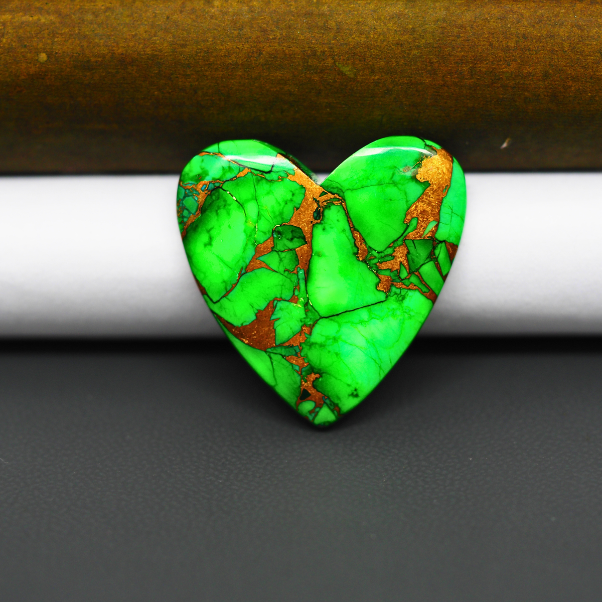 Natural Emerald Dahlia Heart Cabochon 25x24mm 23ct - vivid green with copper matrix, ships to Europe, Japan, Canada, Australia, NZ & worldwide - Pedra Gems.