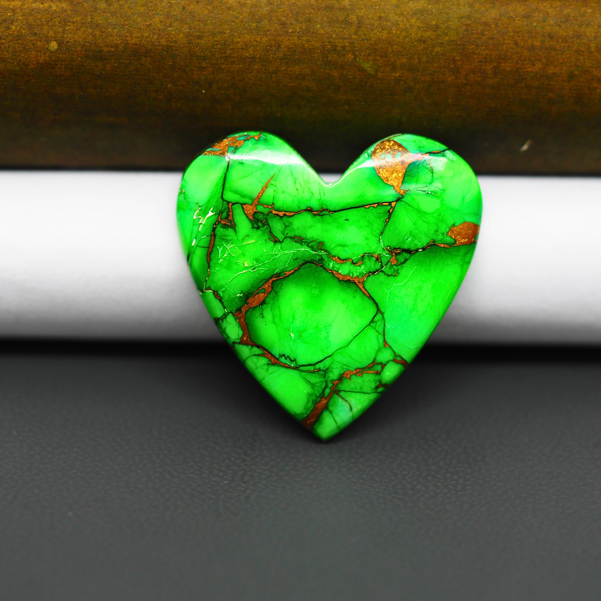 Natural Emerald Dahlia Heart Cabochon 27x26mm 25ct - vivid green with copper matrix, ships to Europe, Japan, Canada, Australia, NZ & worldwide - Pedra Gems.
