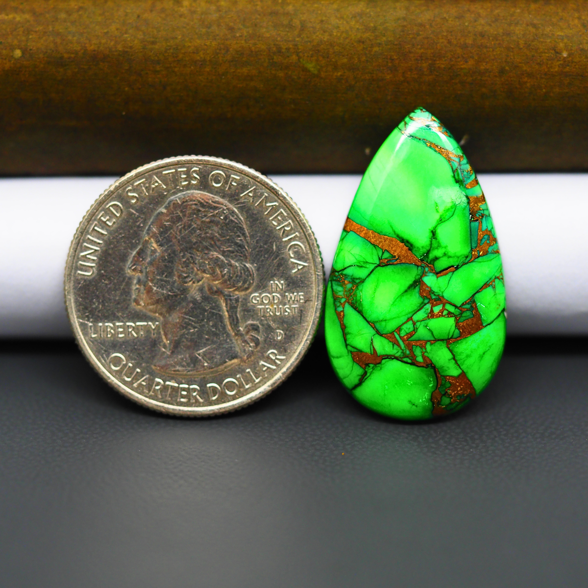 Natural Emerald Dahlia Pear Cabochon 19x17mm 16ct - vivid green with copper matrix, ships to Europe & worldwide - Pedra Gems.