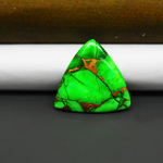 Natural Emerald Dahlia Triangle Cabochon 23x24mm 13ct - vivid green with copper matrix - Pedra Gems.