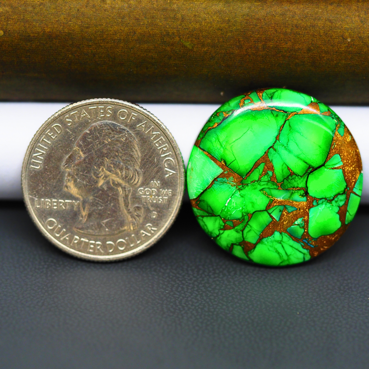 Natural Emerald Dahlia Round Cabochon 26x26mm 23.5ct - vivid green with copper matrix - Pedra Gems.