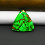 Natural Emerald Dahlia Triangle Cabochon 24x24mm 21ct - vivid green with copper matrix - Pedra Gems.