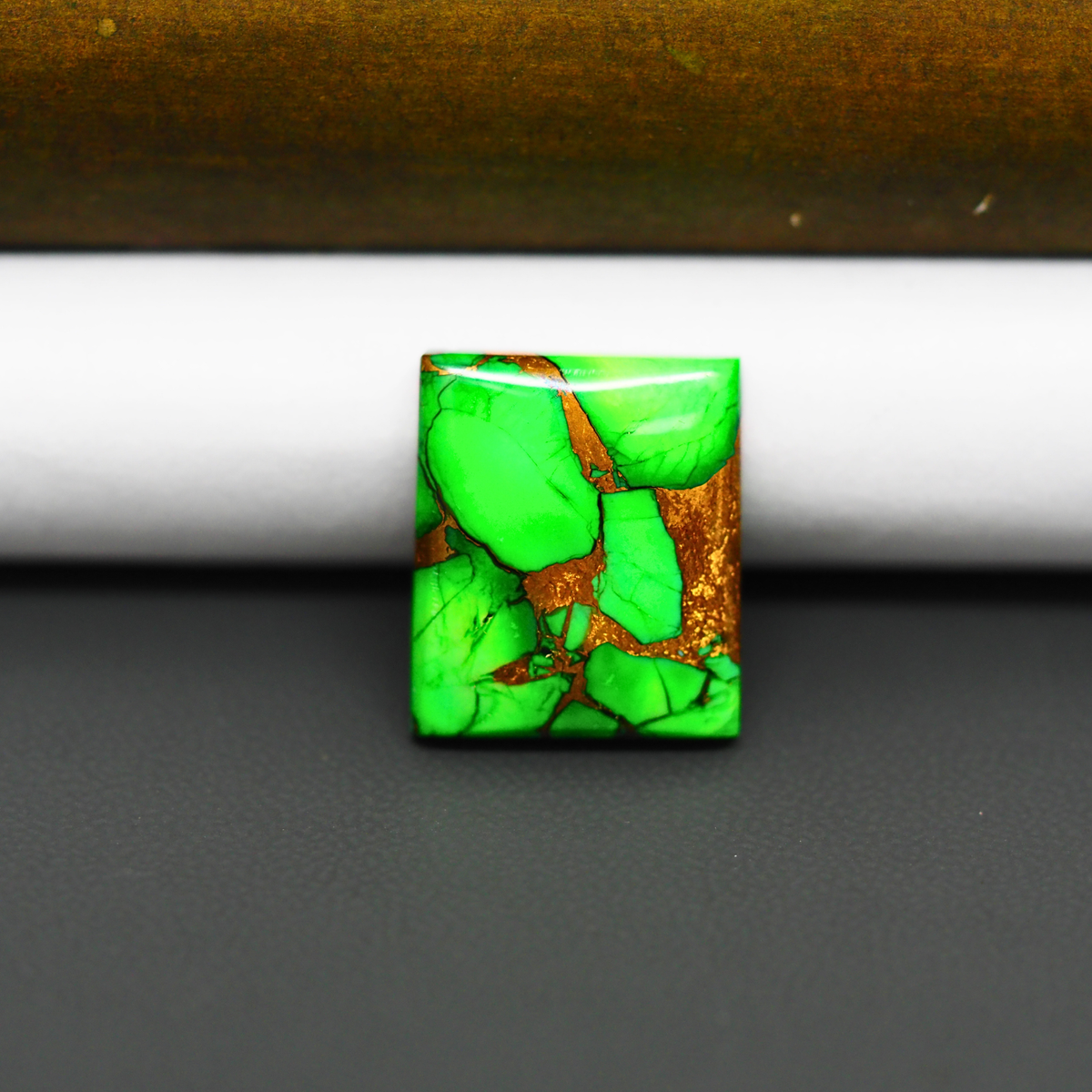 Natural Emerald Dahlia Rectangle Cabochon 18x15mm 14ct - vivid green with copper matrix - Pedra Gems.