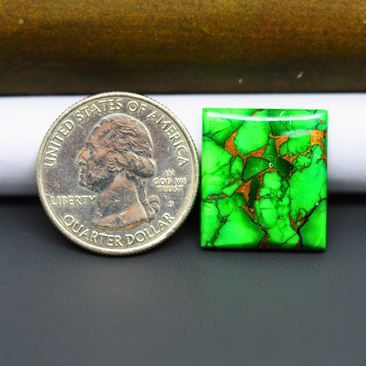 Natural Emerald Dahlia Rectangle Cabochon 21x18mm 17ct - vivid green with copper matrix - Pedra Gems.