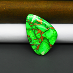Natural Emerald Dahlia Freeform Cabochon 31x23mm 21ct - vivid green with copper matrix - Pedra Gems.