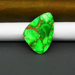 Natural Emerald Dahlia Freeform Cabochon 31x23mm 21ct - vivid green with copper matrix - Pedra Gems.