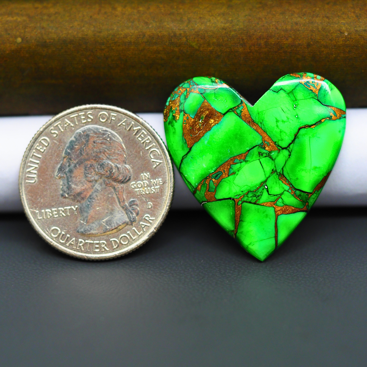 Natural Emerald Dahlia Heart Cabochon 29x28mm 26.5ct - vivid green with copper matrix - Pedra Gems.