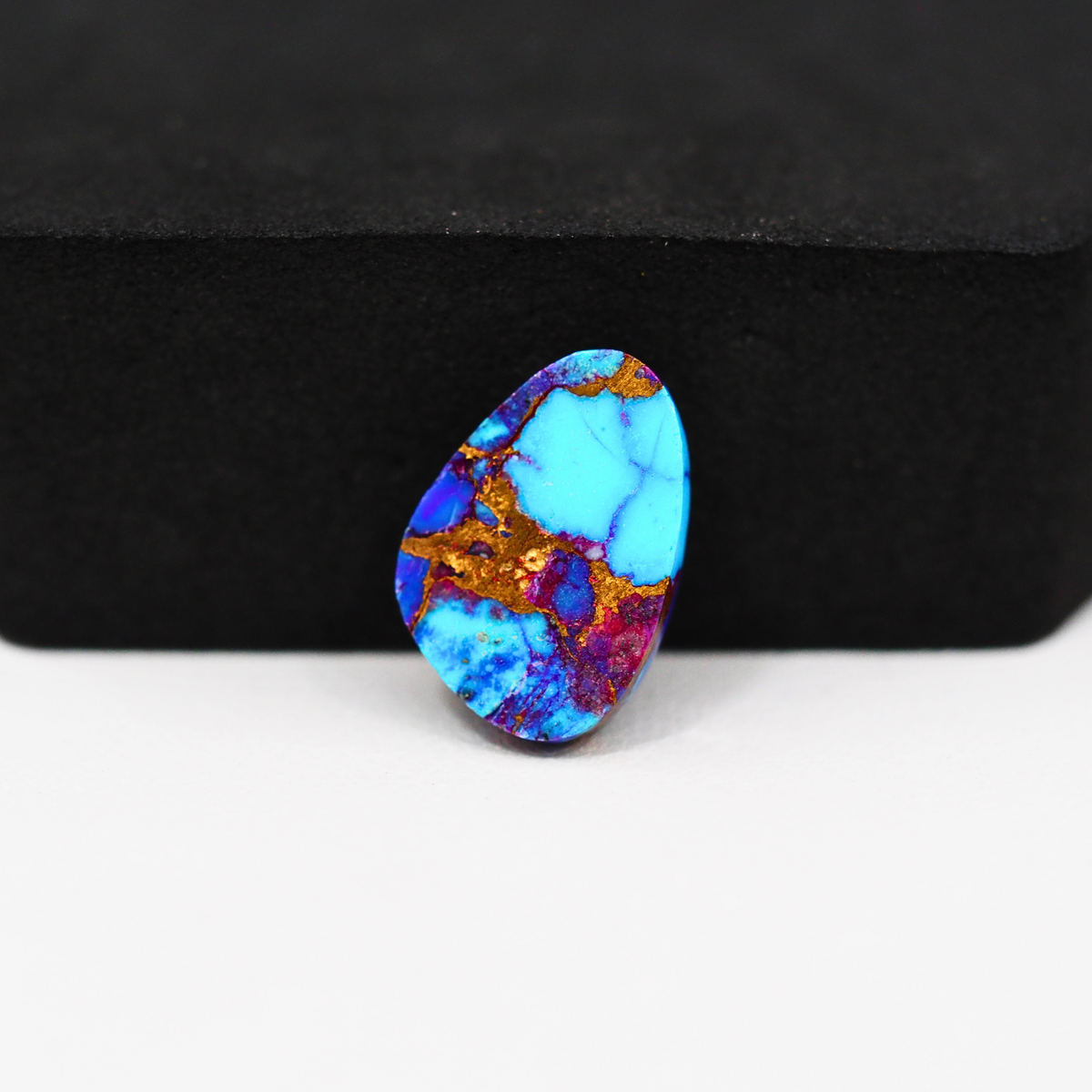 Stabilized Purple Mohave (Mojave) Turquoise Freeform Cabochon 17x12x4mm 8ct - purple with blue Kingman turquoise nuggets and bronze veining - Pedra Gems.