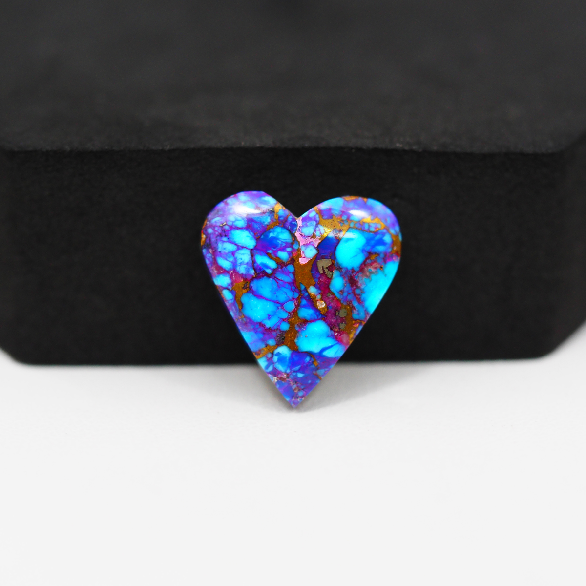 Stabilized Purple Mohave (Mojave) Turquoise Heart Cabochon 18x16x4mm 11ct - purple with blue Kingman turquoise nuggets and bronze veining - Pedra Gems.