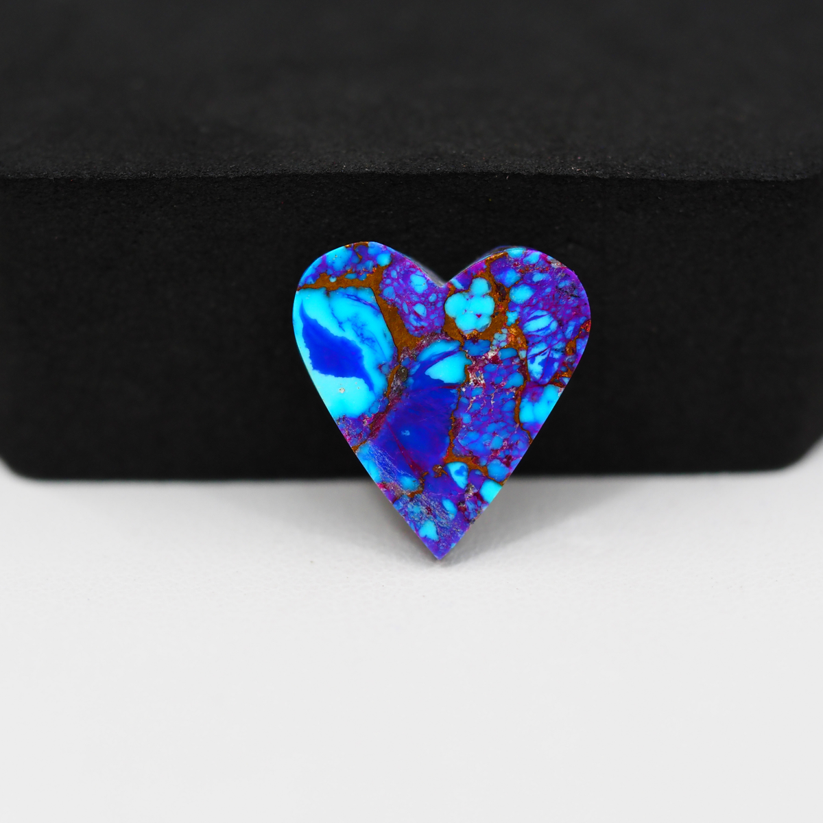 Stabilized Purple Mohave (Mojave) Turquoise Heart Cabochon 18x16x4mm 11ct - purple with blue Kingman turquoise nuggets and bronze veining - Pedra Gems.