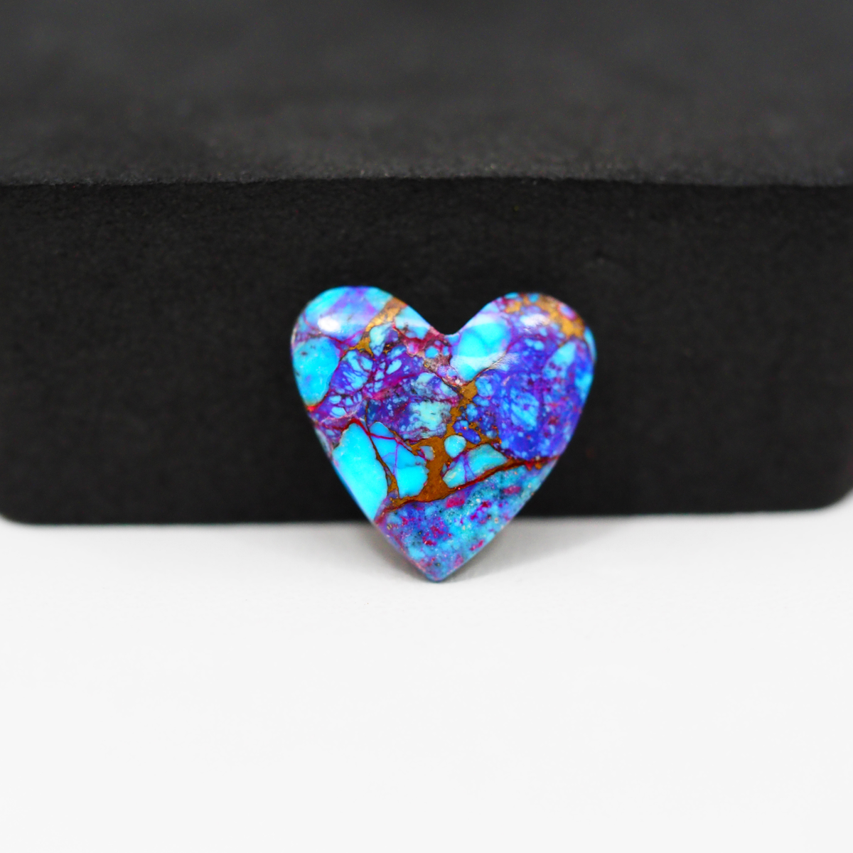 Stabilized Purple Mohave (Mojave) Turquoise Heart Cabochon 16x15x4mm 6.5ct - purple with blue Kingman turquoise nuggets and bronze veining - Pedra Gems.