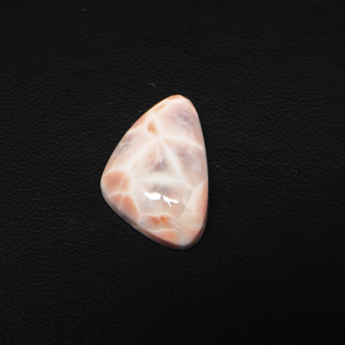 Natural Pink Natrolite (Thomsonite) Freeform Cabochon 22x14x6mm 11.5ct - view 2 - Pedra Gems