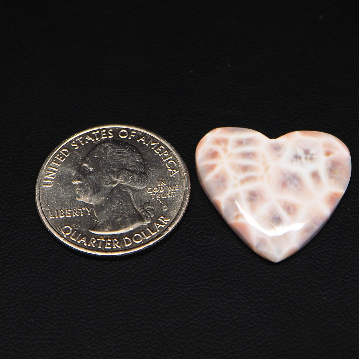 Natural Pink Natrolite (Thomsonite) Heart Cabochon 23x24x6mm 20ct - view 1 - Pedra Gems