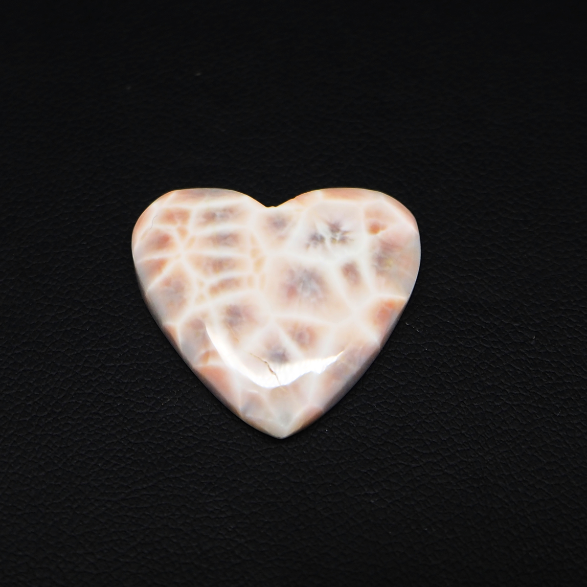 Natural Pink Natrolite (Thomsonite) Heart Cabochon 23x24x6mm 20ct - view 2 - Pedra Gems