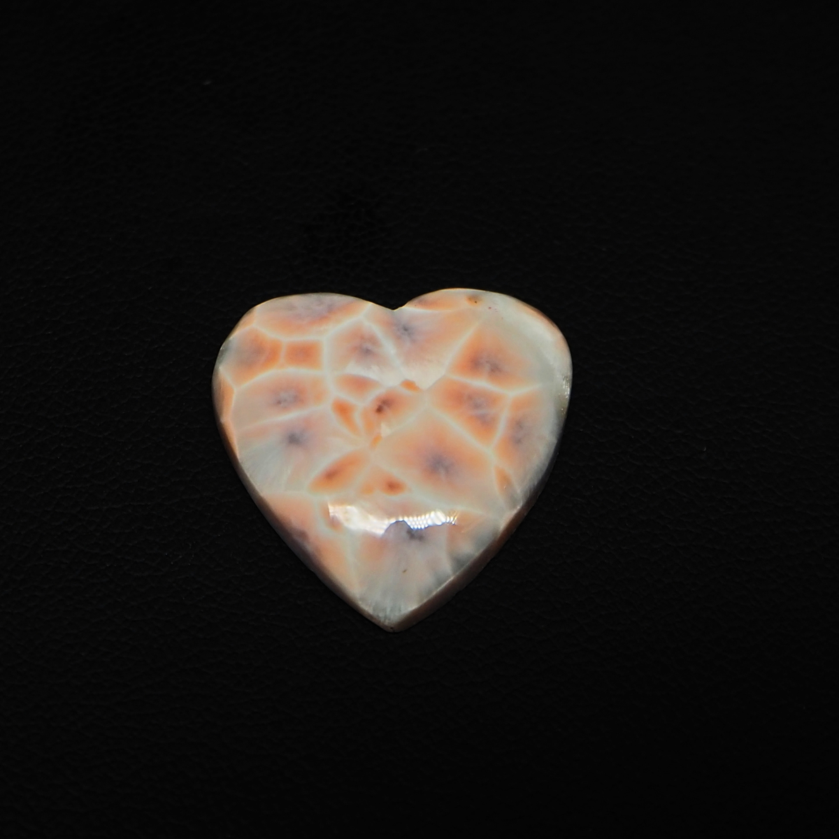 Natural Pink Natrolite (Thomsonite) Heart Cabochon 21x21x5mm 14ct - view 2 - Pedra Gems