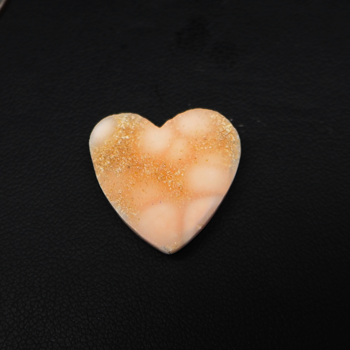 Natural Pink Natrolite (Thomsonite) Heart Cabochon 21x21x5mm 14ct - view 3 - Pedra Gems