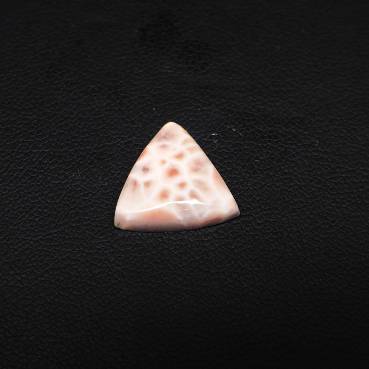 Natural Pink Natrolite (Thomsonite) Trillion Cabochon 14x14x4mm 4.5ct - view 2 - Pedra Gems