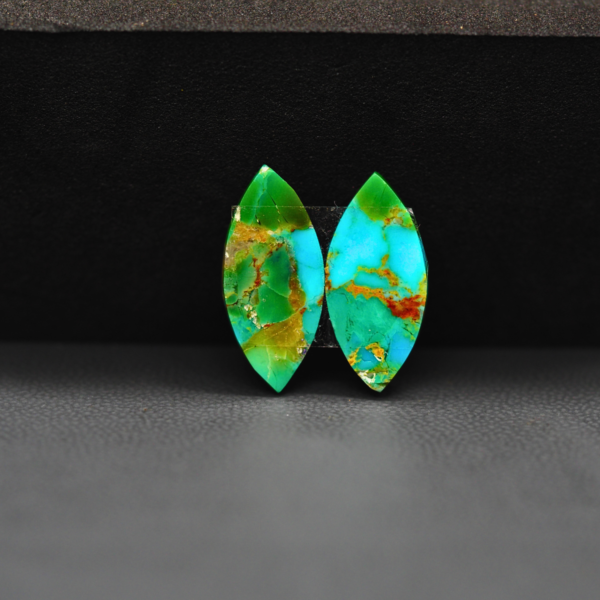Mohave Mojave turquoise composite pair 20x8x3mm 7.5ct marquise navette cabochon Kingman - photo 3