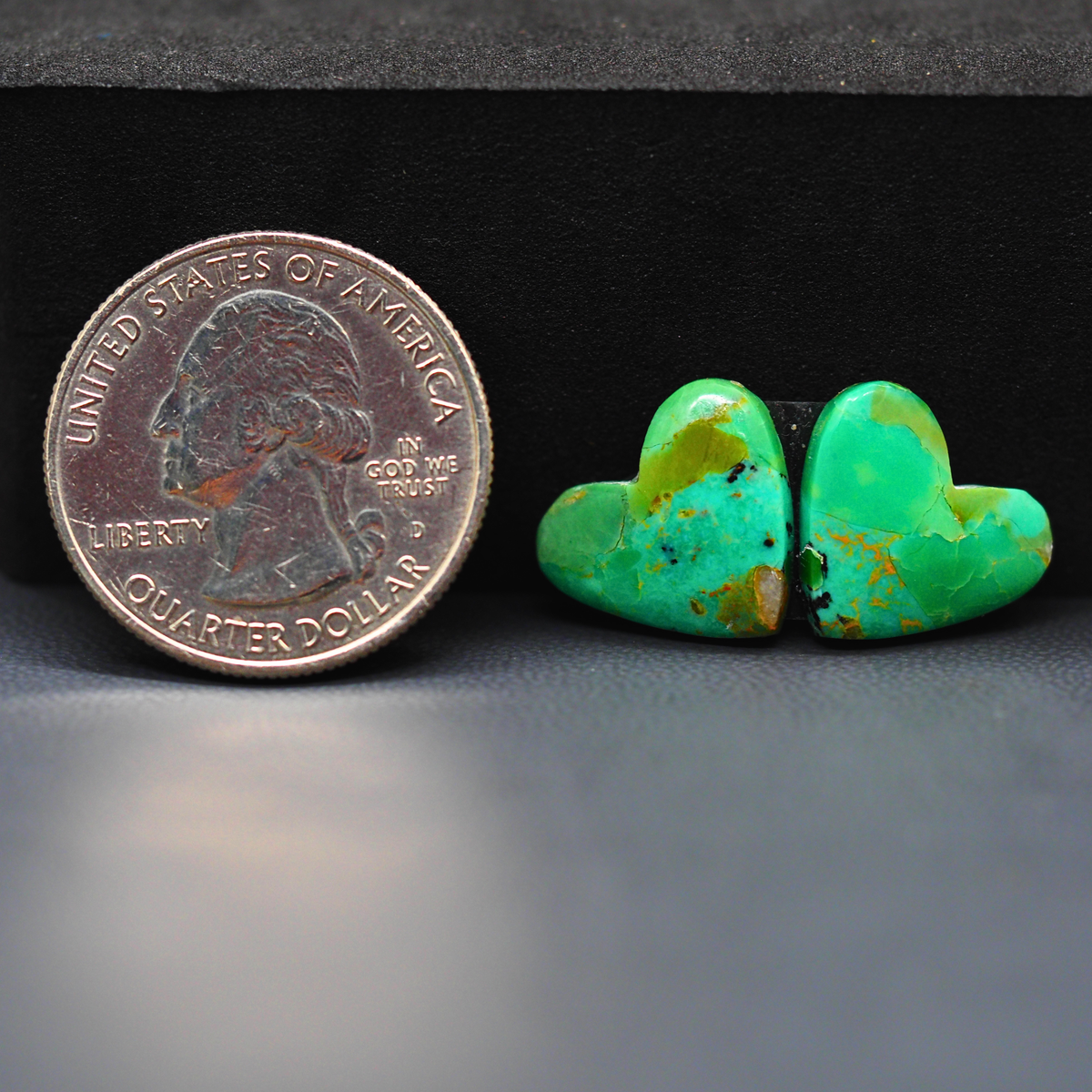 Mohave Mojave turquoise composite pair 13x14x3mm 9.5ct heart cabochon Kingman - photo 1