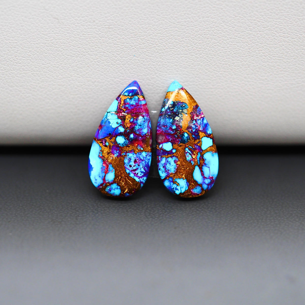 Stabilized Purple Mohave (Mojave) Turquoise pear cabochon pair 20x11x3mm 15ct - purple with blue Kingman turquoise nuggets - photo 2 - Pedra Gems.