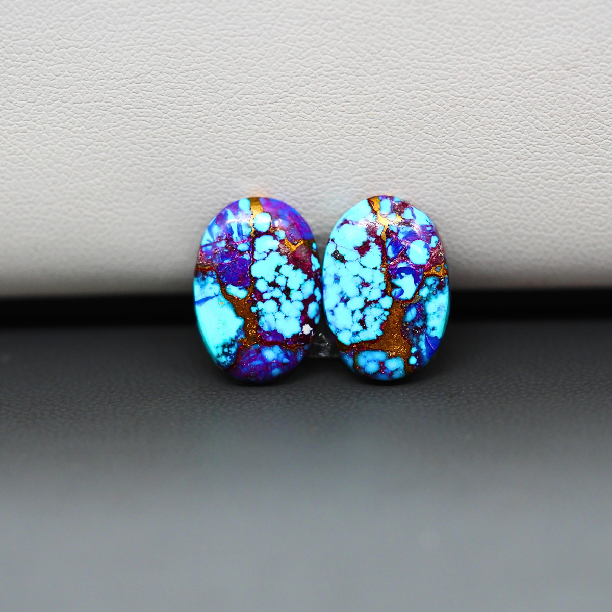 Stabilized Purple Mohave (Mojave) Turquoise oval cabochon pair 16x11x3mm 9.5ct - purple with blue Kingman turquoise nuggets - photo 2 - Pedra Gems.