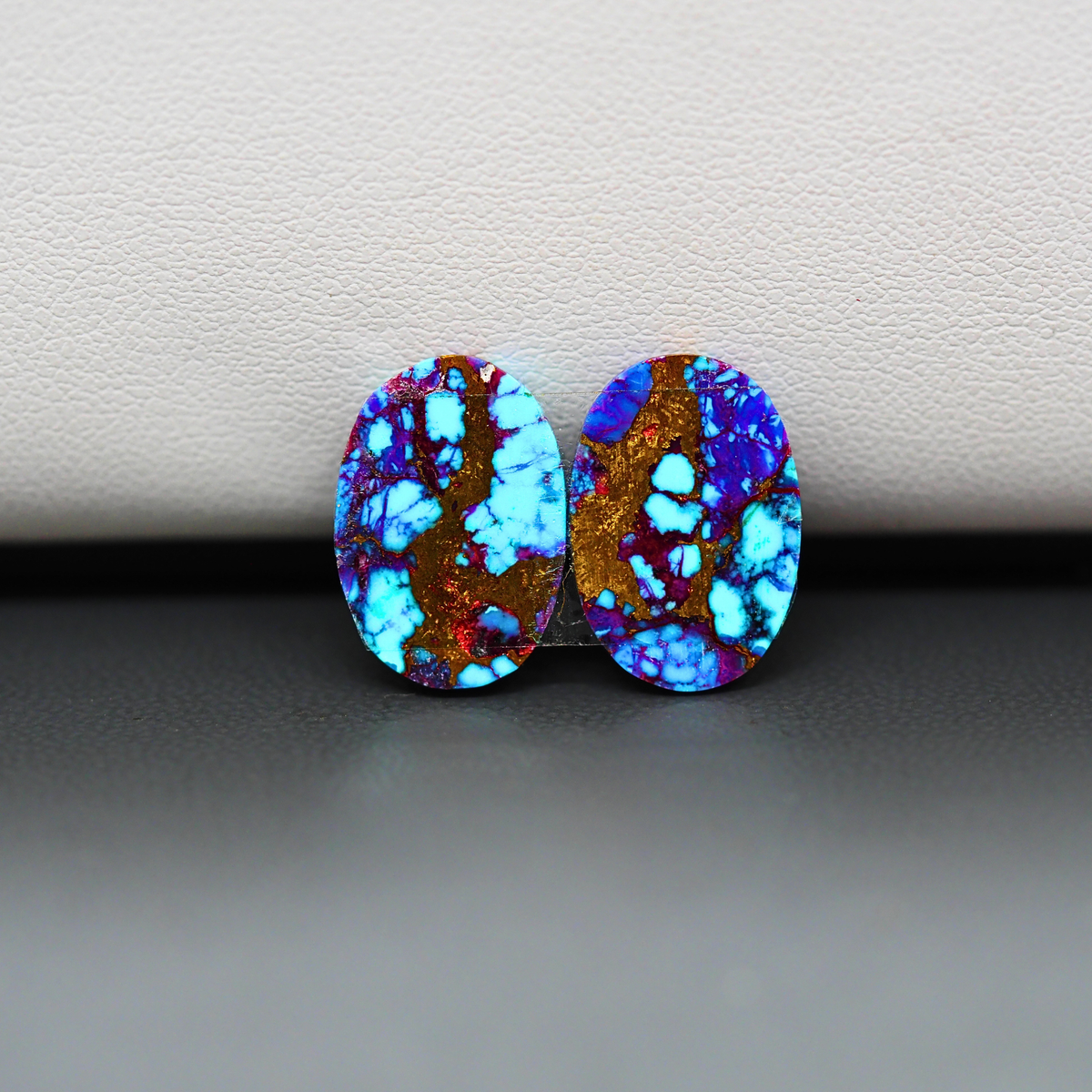 Stabilized Purple Mohave (Mojave) Turquoise oval cabochon pair 16x11x3mm 9.5ct - purple with blue Kingman turquoise nuggets - photo 3 - Pedra Gems.