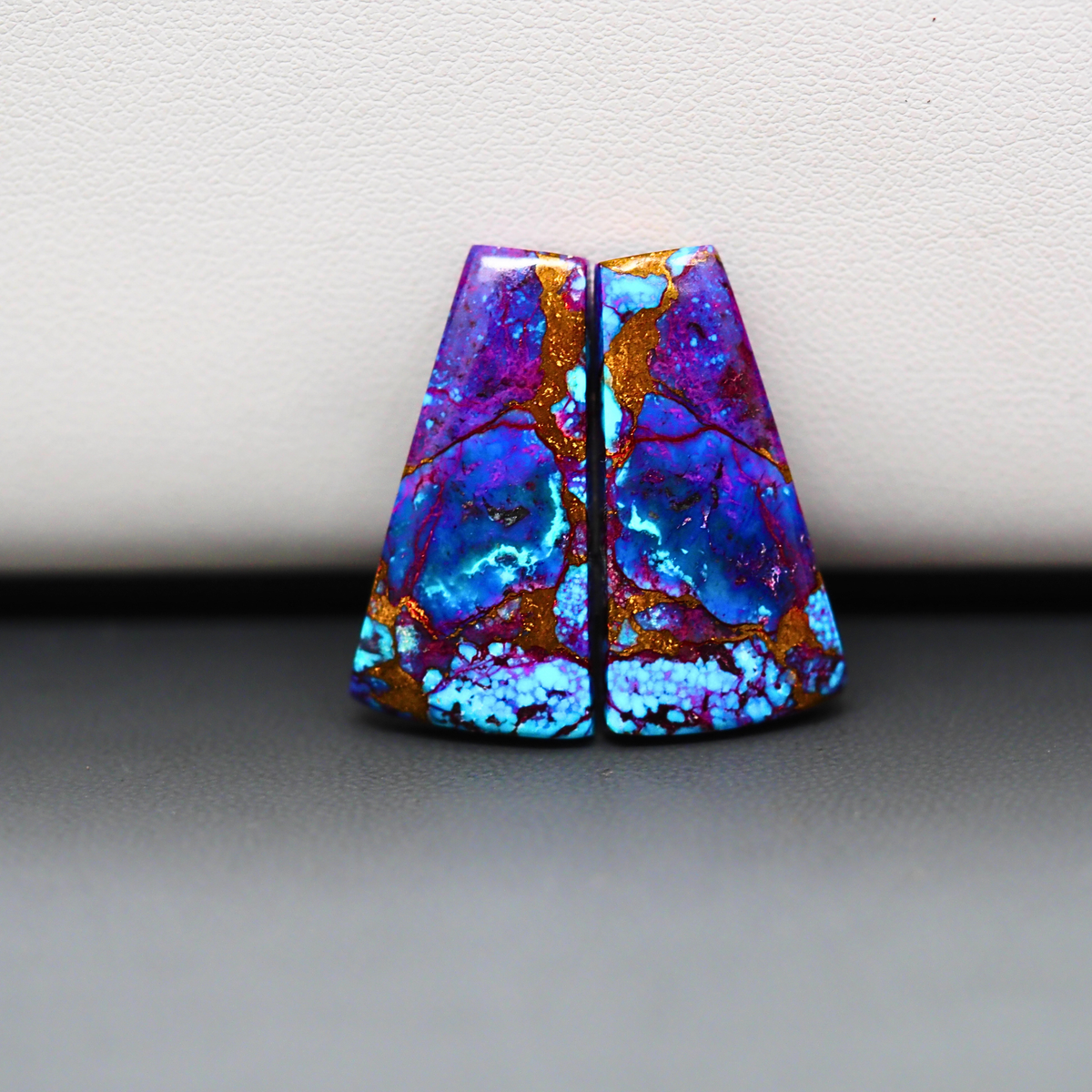 Stabilized Purple Mohave (Mojave) Turquoise trapezoid cabochon pair 26x14x4mm 16ct - purple with blue Kingman turquoise nuggets - photo 2 - Pedra Gems.