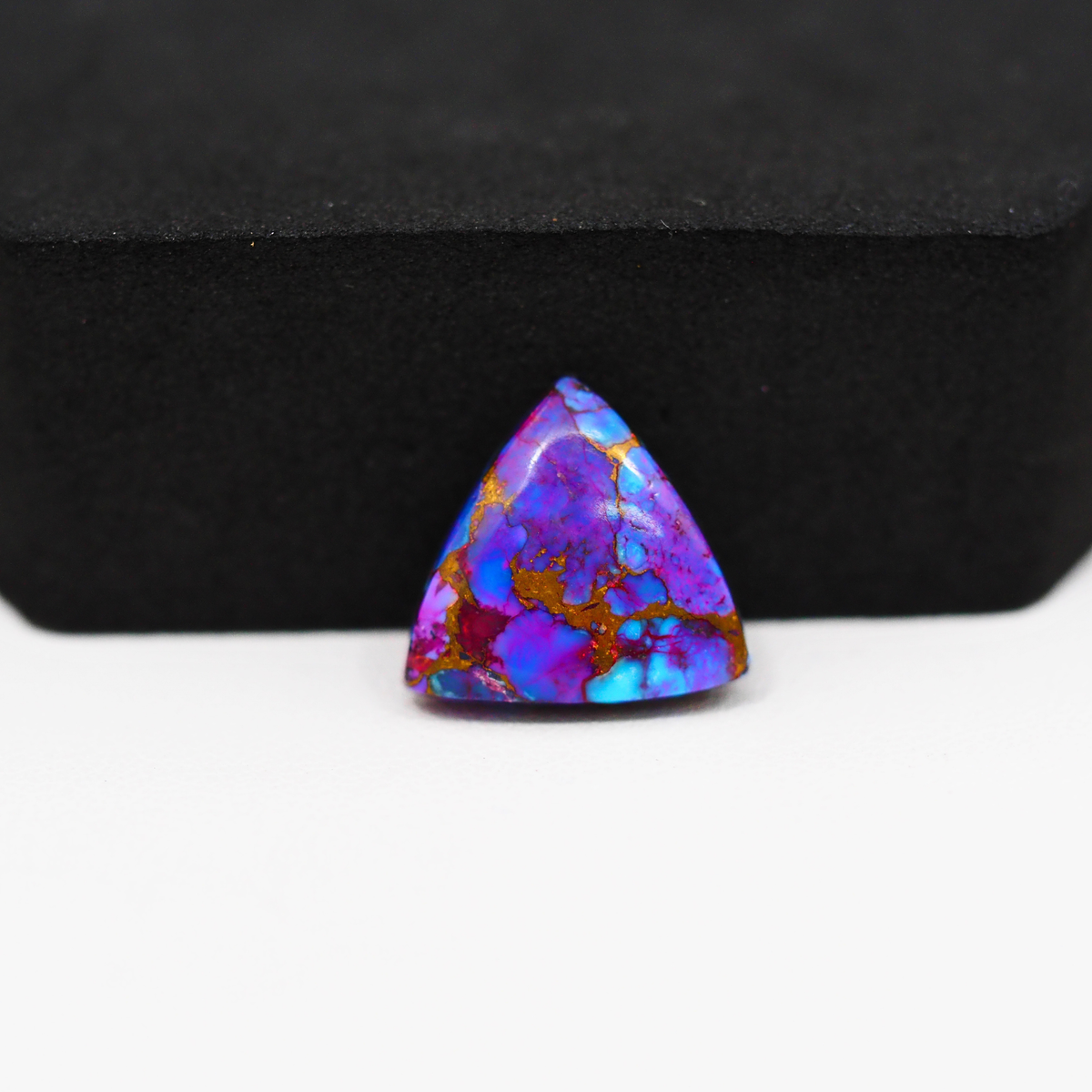 Stabilized Purple Mohave (Mojave) Turquoise Trillion Cabochon 15x15x4mm 6.5ct - purple with blue Kingman turquoise nuggets and bronze veining - Pedra Gems.