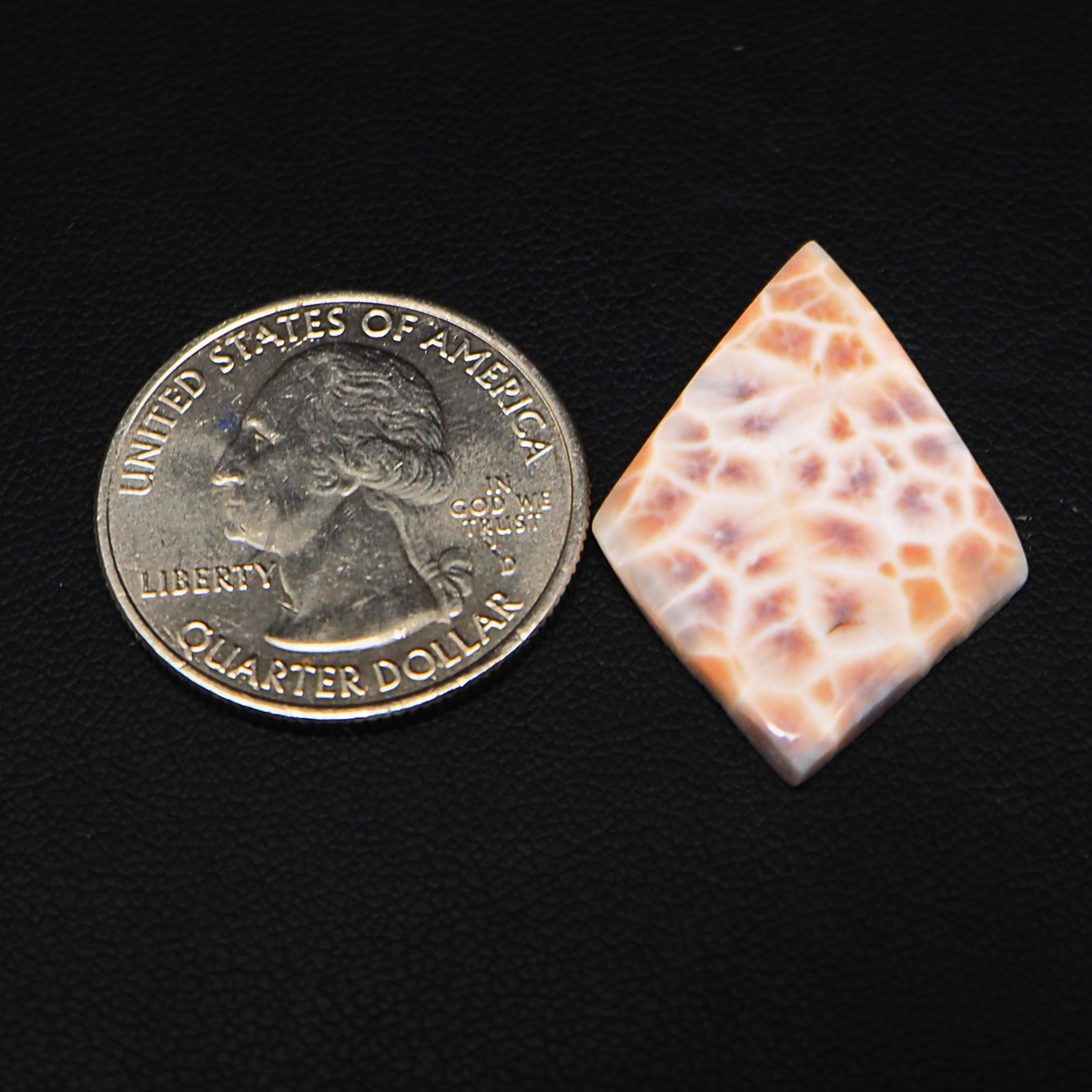 Natural Pink Natrolite (Thomsonite) Kite Cabochon 29x18x4mm 11.5ct - view 1 - Pedra Gems