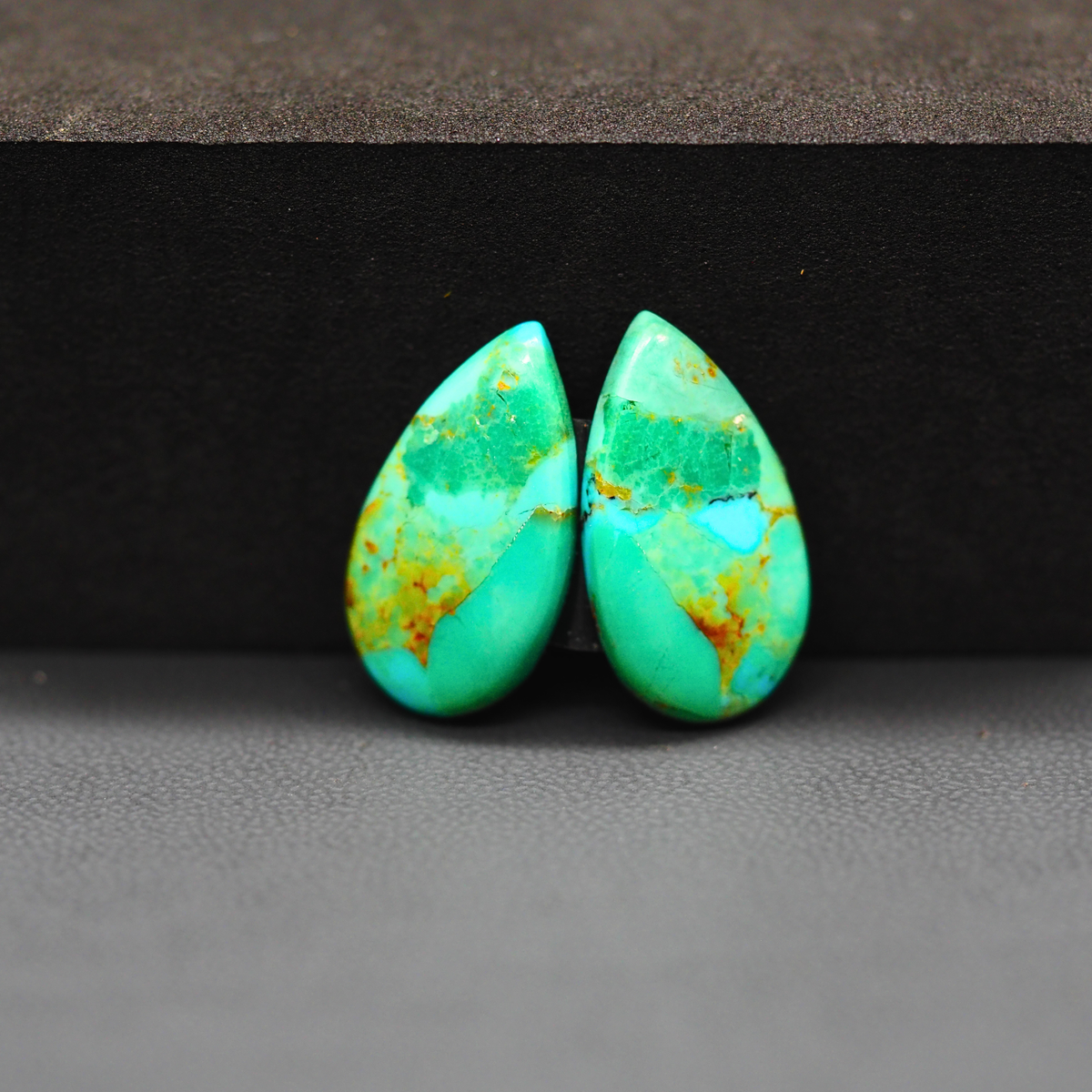 Mohave Mojave turquoise composite pair 21x11x3mm 11.5ct pear cabochon Kingman - photo 2