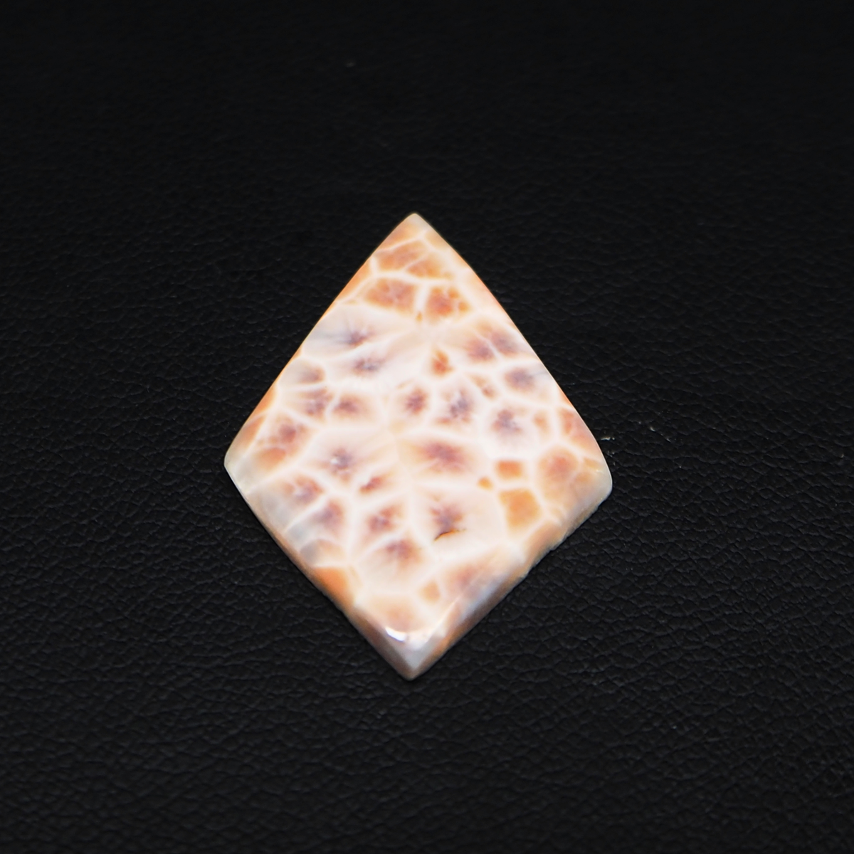 Natural Pink Natrolite (Thomsonite) Kite Cabochon 29x18x4mm 11.5ct - view 2 - Pedra Gems