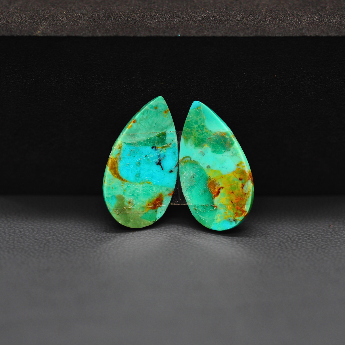 Mohave Mojave turquoise composite pair 21x11x3mm 11.5ct pear cabochon Kingman - photo 3