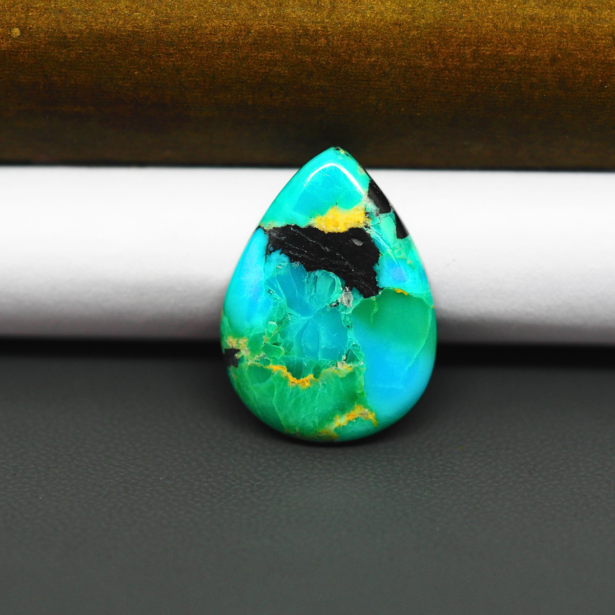 Mohave Turquoise & White Buffalo Pear Cabochon 25x18mm 12.5ct - Blue and Green with Black Band - Pedra Gems