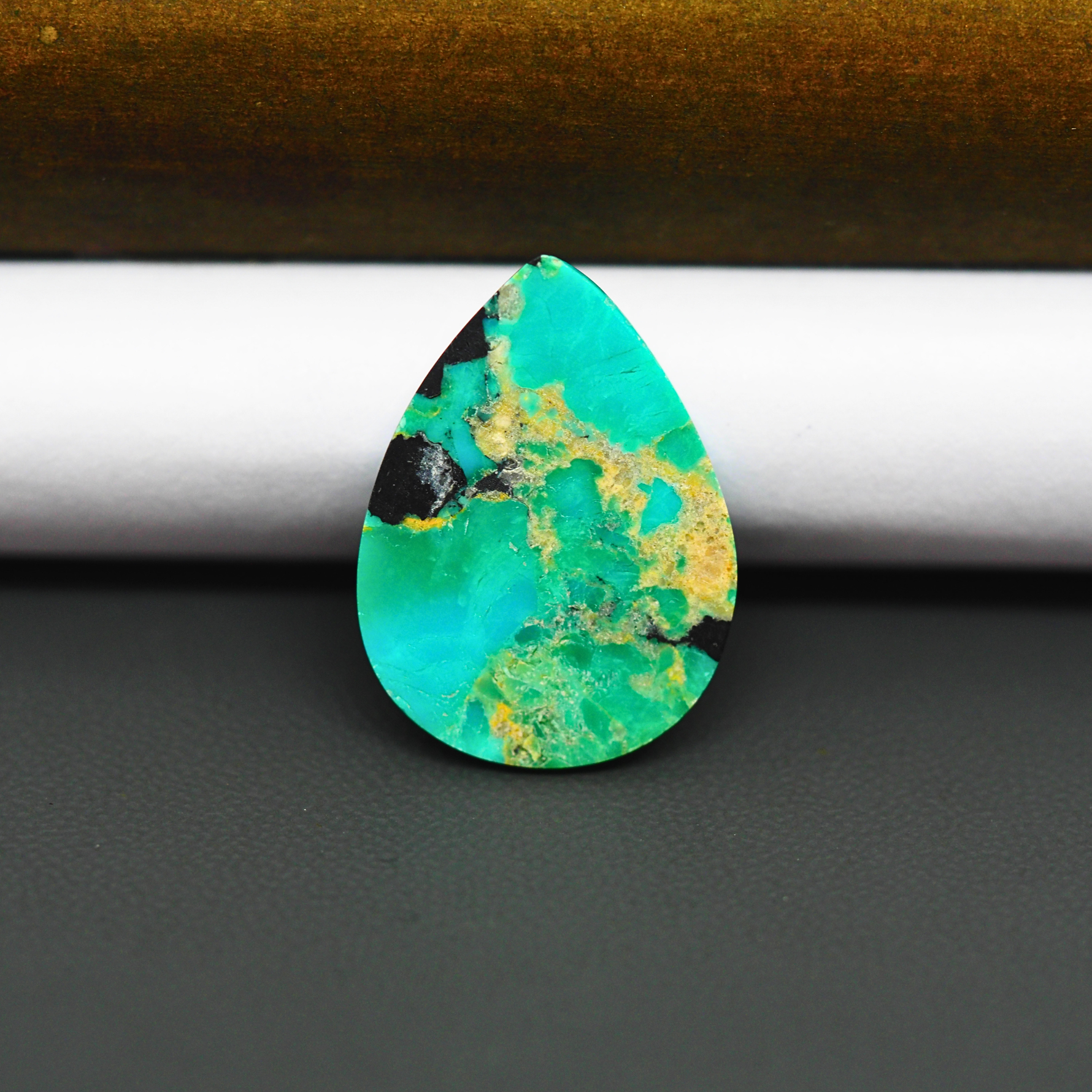 Mohave Turquoise & White Buffalo Pear Cabochon 25x18mm 12.5ct - Blue and Green with Black Band - Pedra Gems
