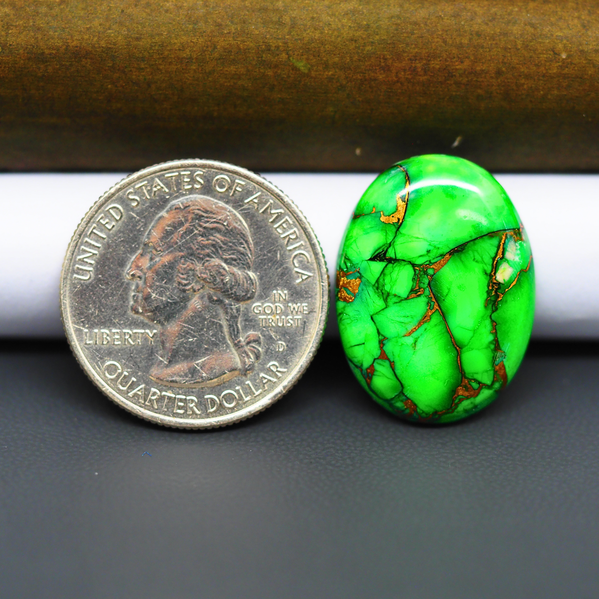 Natural Emerald Dahlia Oval Cabochon 24x17mm 16.5ct - vivid green with copper matrix, ships to Europe, Japan, Canada, Australia, NZ & worldwide - Pedra Gems.