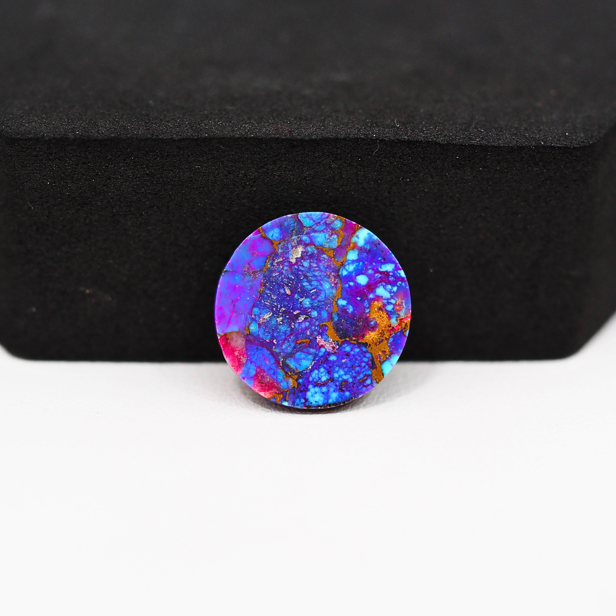 Stabilized Purple Mohave (Mojave) Turquoise Round Cabochon 16x16x6mm 6ct - purple with blue Kingman turquoise nuggets and bronze veining - Pedra Gems.