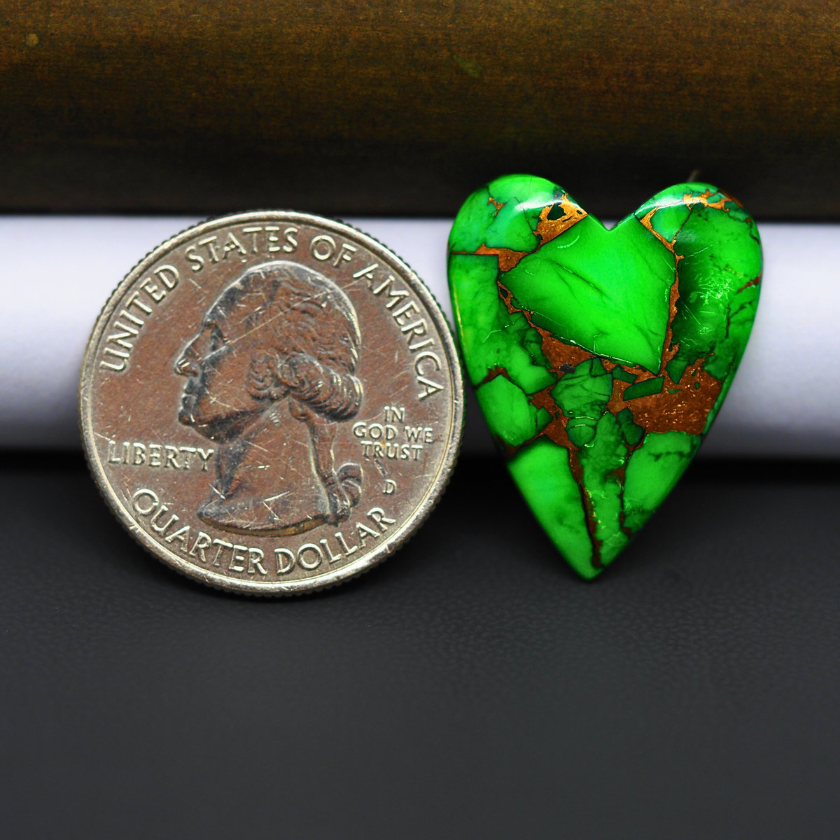 Natural Emerald Dahlia Heart Cabochon 25x20mm 15.5ct - vivid green with copper matrix, ships to Europe, Japan, Canada, Australia, NZ & worldwide - Pedra Gems.