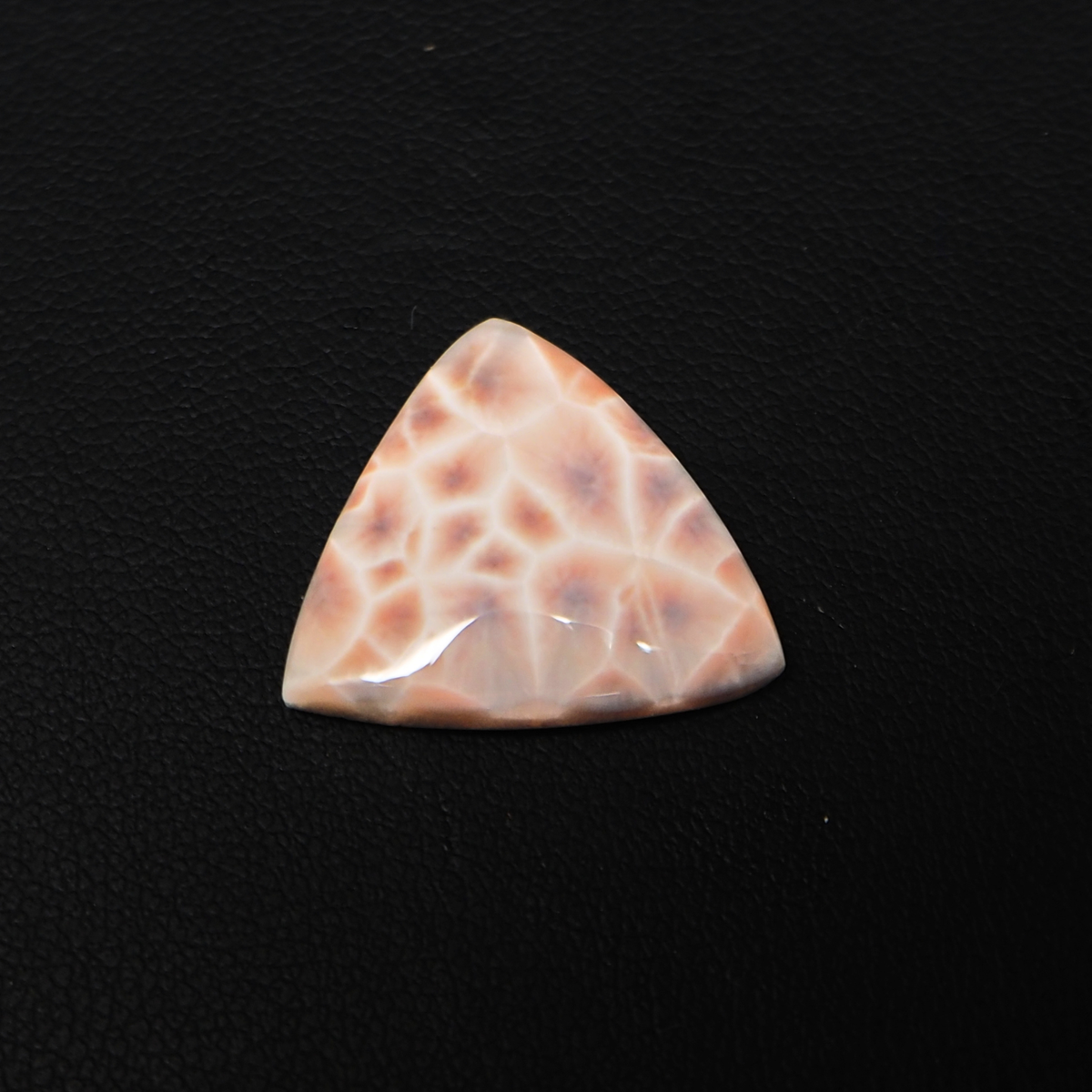 Natural Pink Natrolite (Thomsonite) Trillion Cabochon 19x19x4mm 9ct - view 2 - Pedra Gems