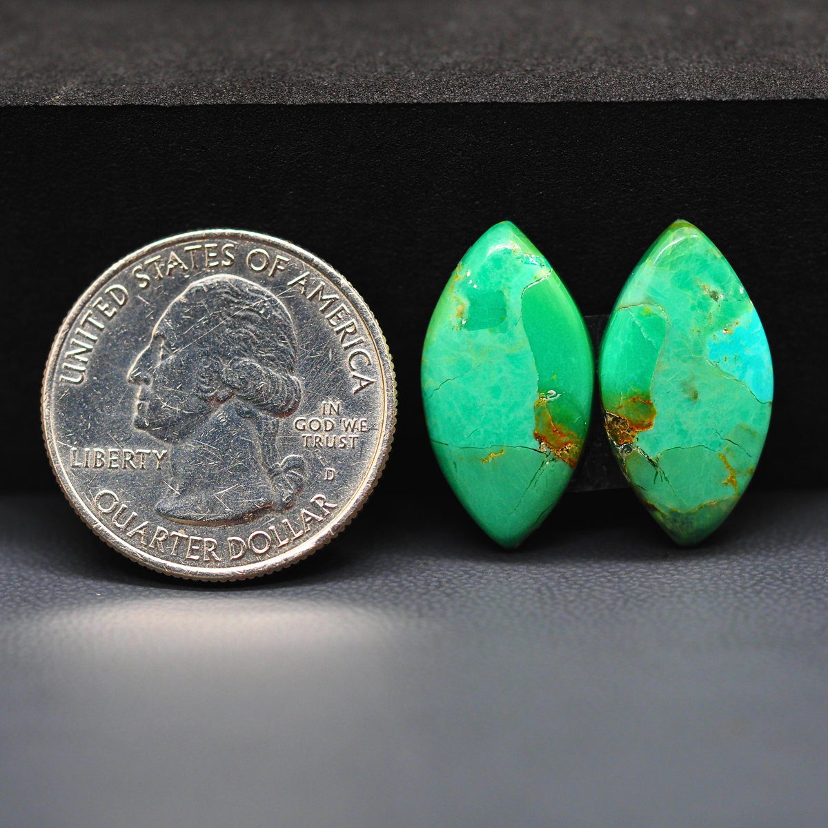 Mohave Mojave turquoise composite pair 20x12x4mm 12.5ct marquise navette cabochon Kingman - photo 1